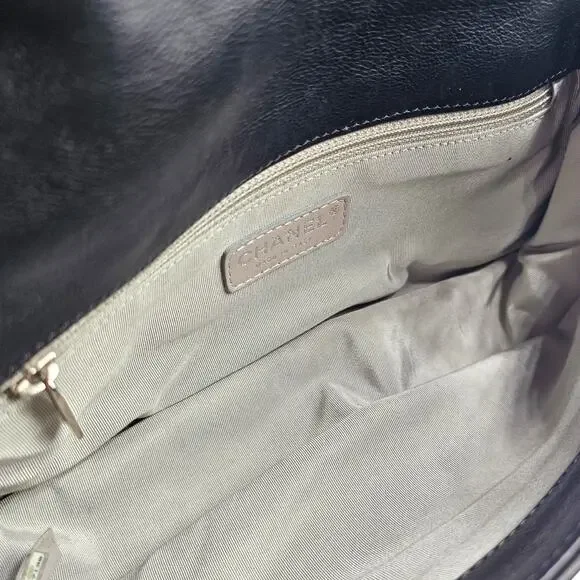 Chanel On The Bund Leather Flap Medium Shoulder Bag Silver Chain in Black - Picture 9 of 10